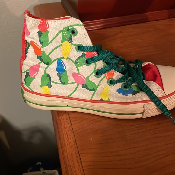 Christmas Converse with extra laces - Picture 3 of 6